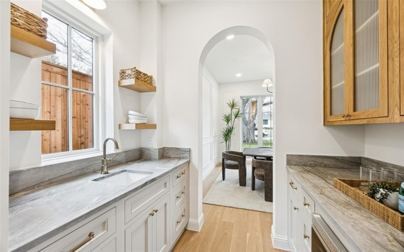 6860 Southridge Drive, Dallas, TX 75214, 5 Bedrooms Bedrooms, ,7 BathroomsBathrooms,Residential,For Sale,6860 Southridge Drive,0,21148589