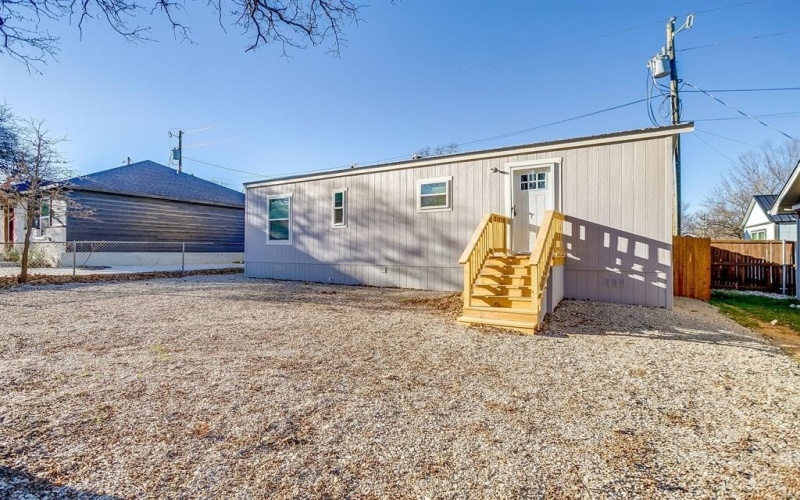 104 Red Oak Street, Alvarado, TX 76009, 1 Bedroom Bedrooms, ,1 BathroomBathrooms,Residential,For Sale,104 Red Oak Street,0,21157078