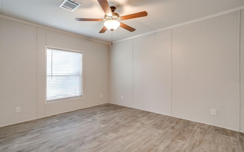 104 Red Oak Street, Alvarado, TX 76009, 1 Bedroom Bedrooms, ,1 BathroomBathrooms,Residential,For Sale,104 Red Oak Street,0,21157078