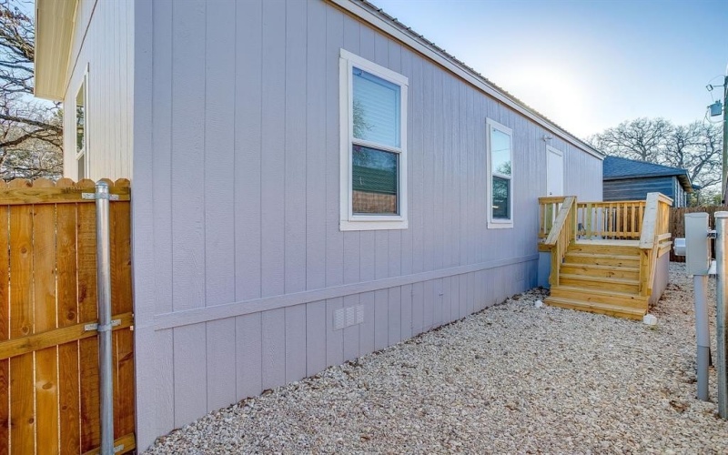 104 Red Oak Street, Alvarado, TX 76009, 1 Bedroom Bedrooms, ,1 BathroomBathrooms,Residential,For Sale,104 Red Oak Street,0,21157078