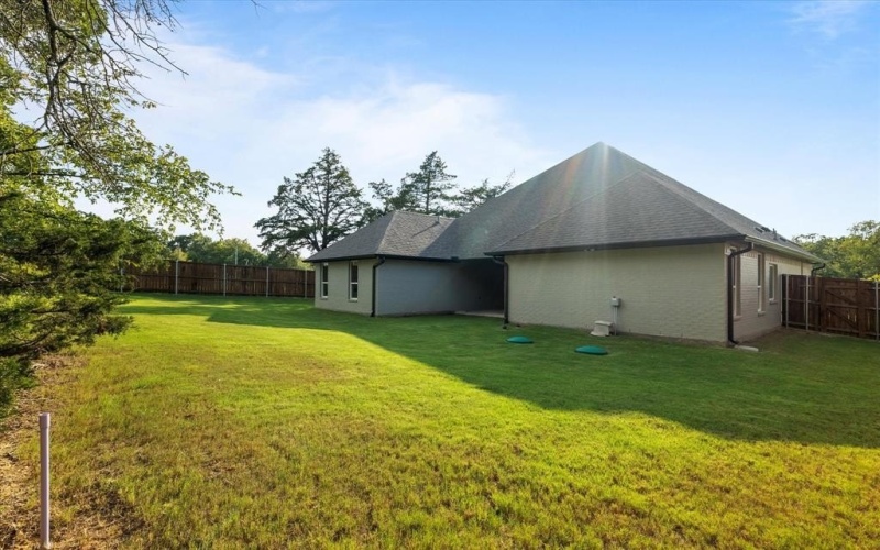 133 Pueblo Drive, Lake Kiowa, TX 76240, 3 Bedrooms Bedrooms, ,2 BathroomsBathrooms,Residential,For Sale,133 Pueblo Drive,0,21157605