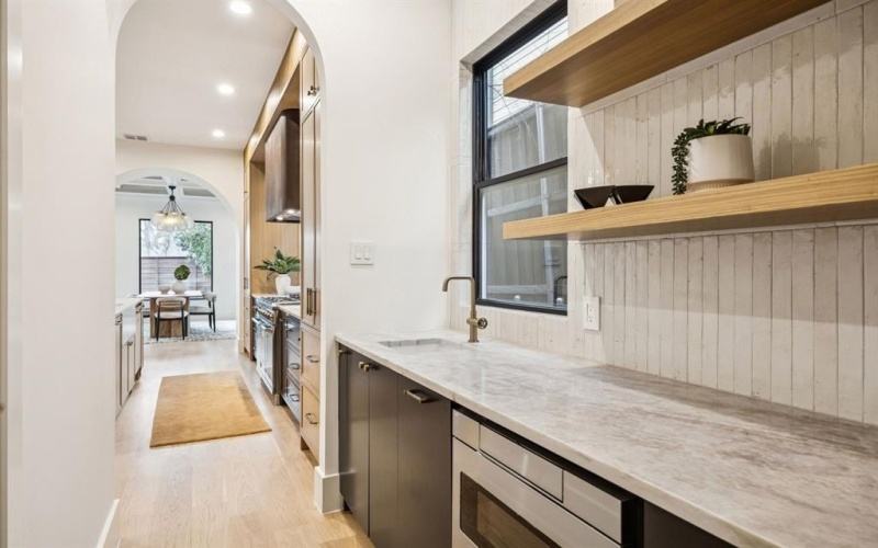 8811 Daytonia Avenue, Dallas, TX 75218, 4 Bedrooms Bedrooms, ,5 BathroomsBathrooms,Residential,For Sale,8811 Daytonia Avenue,0,21157948