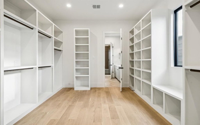 8811 Daytonia Avenue, Dallas, TX 75218, 4 Bedrooms Bedrooms, ,5 BathroomsBathrooms,Residential,For Sale,8811 Daytonia Avenue,0,21157948