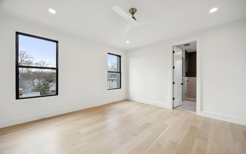 8811 Daytonia Avenue, Dallas, TX 75218, 4 Bedrooms Bedrooms, ,5 BathroomsBathrooms,Residential,For Sale,8811 Daytonia Avenue,0,21157948