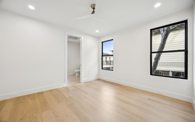 8811 Daytonia Avenue, Dallas, TX 75218, 4 Bedrooms Bedrooms, ,5 BathroomsBathrooms,Residential,For Sale,8811 Daytonia Avenue,0,21157948