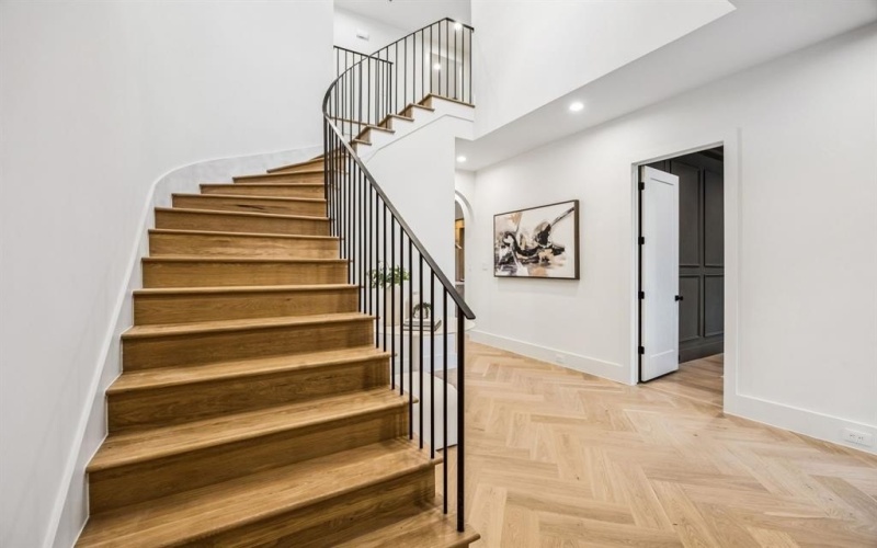 8811 Daytonia Avenue, Dallas, TX 75218, 4 Bedrooms Bedrooms, ,5 BathroomsBathrooms,Residential,For Sale,8811 Daytonia Avenue,0,21157948