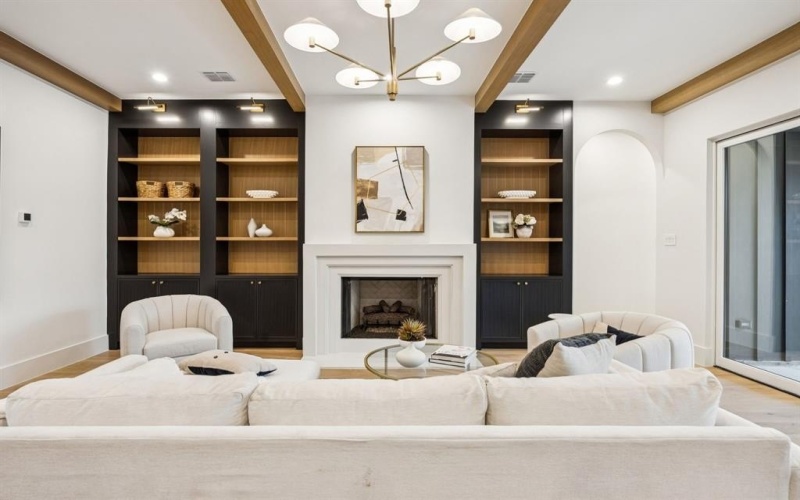 8811 Daytonia Avenue, Dallas, TX 75218, 4 Bedrooms Bedrooms, ,5 BathroomsBathrooms,Residential,For Sale,8811 Daytonia Avenue,0,21157948