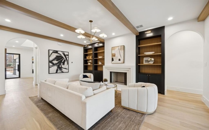 8811 Daytonia Avenue, Dallas, TX 75218, 4 Bedrooms Bedrooms, ,5 BathroomsBathrooms,Residential,For Sale,8811 Daytonia Avenue,0,21157948