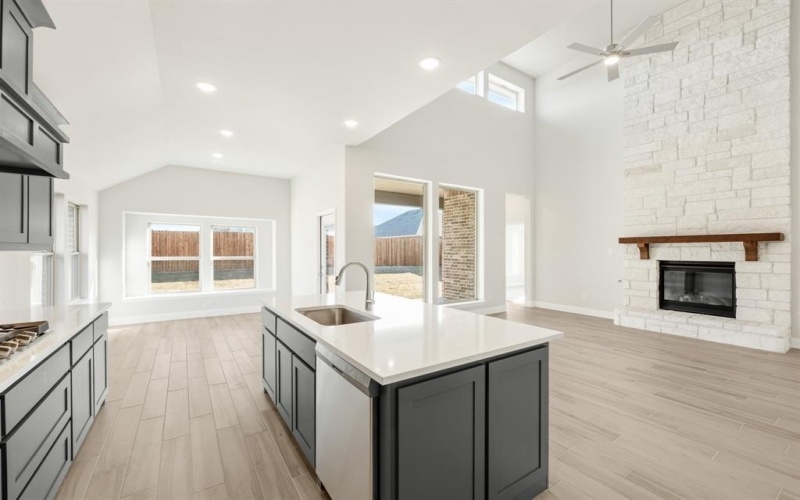 175 Creekside Drive, Sanger, TX 76266, 4 Habitaciones Habitaciones , ,3 BañosBaños,Residential,En Venta,175 Creekside Drive,0,21158358