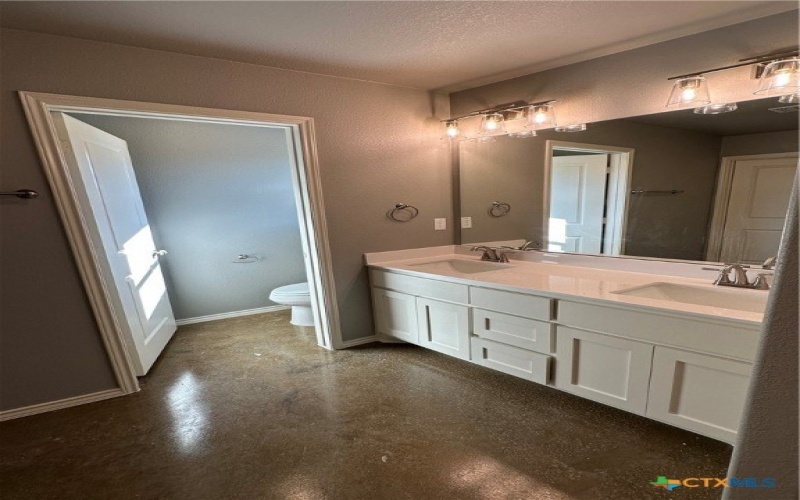 1413 Fossil Trail, Belton, TX 76513, 4 Bedrooms Bedrooms, ,2 BathroomsBathrooms,Residential,For Sale,1413 Fossil Trail,0,602370