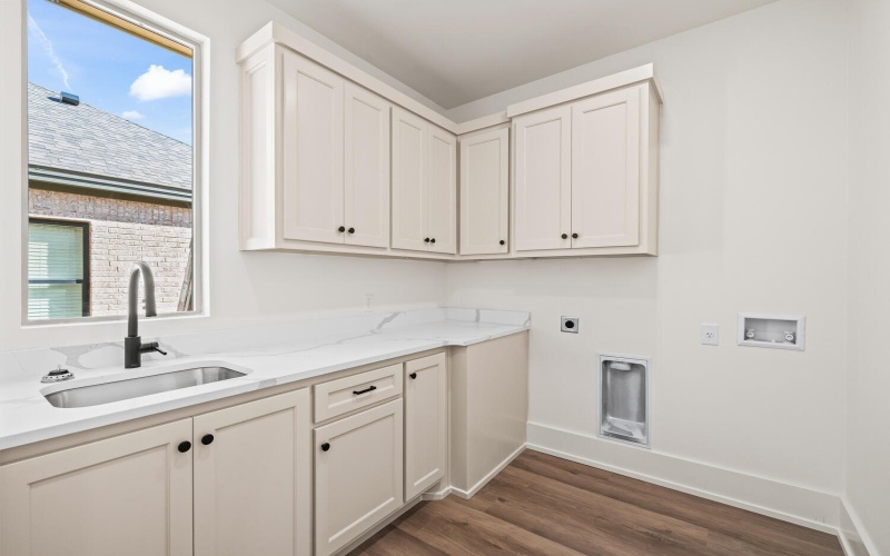 3806 136th Street, Lubbock, TX 79423, 4 Bedrooms Bedrooms, ,3 BathroomsBathrooms,Residential,For Sale,3806 136th Street,0,202553444