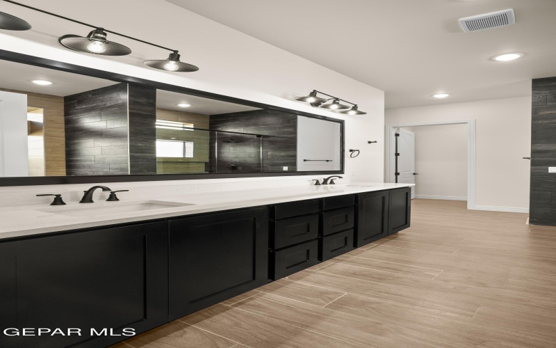 5646 RIVER RUN Street, El Paso, TX 79932, 4 Bedrooms Bedrooms, ,5 BathroomsBathrooms,Residential,For Sale,5646 RIVER RUN Street,0,936827