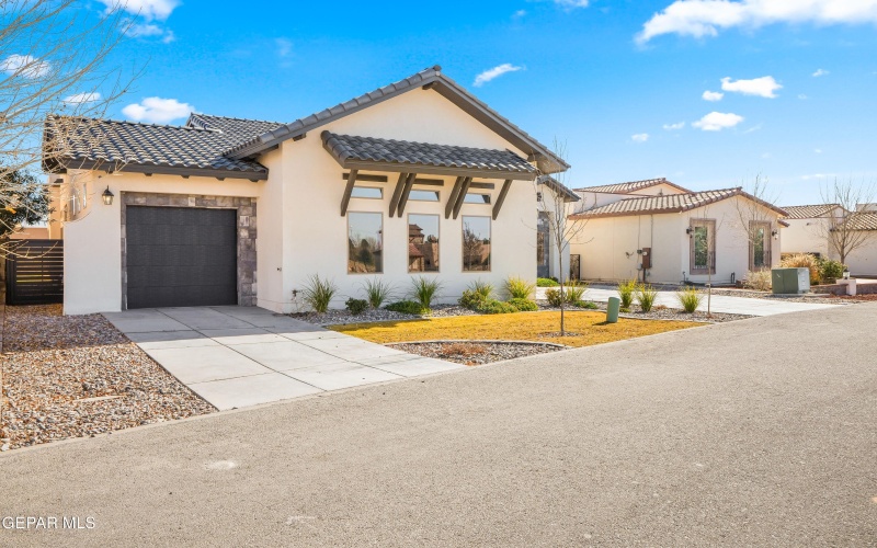 5646 RIVER RUN Street, El Paso, TX 79932, 4 Bedrooms Bedrooms, ,5 BathroomsBathrooms,Residential,For Sale,5646 RIVER RUN Street,0,936827