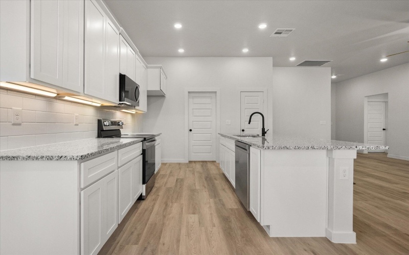 2427 Aberdeen Avenue, Wolfforth, TX 79382, 3 Habitaciones Habitaciones , ,2 BañosBaños,Residential,En Venta,2427 Aberdeen Avenue,0,202600950