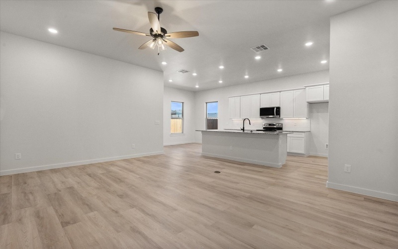 2427 Aberdeen Avenue, Wolfforth, TX 79382, 3 Habitaciones Habitaciones , ,2 BañosBaños,Residential,En Venta,2427 Aberdeen Avenue,0,202600950