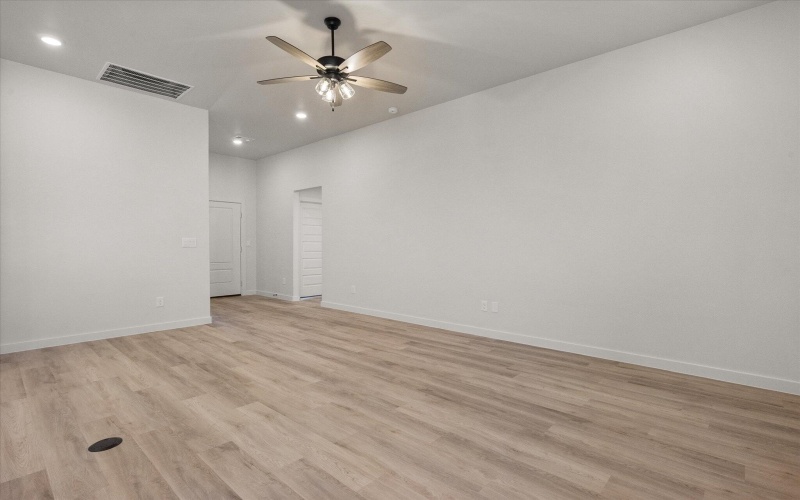 2427 Aberdeen Avenue, Wolfforth, TX 79382, 3 Habitaciones Habitaciones , ,2 BañosBaños,Residential,En Venta,2427 Aberdeen Avenue,0,202600950