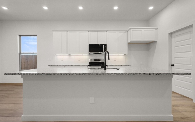 2427 Aberdeen Avenue, Wolfforth, TX 79382, 3 Habitaciones Habitaciones , ,2 BañosBaños,Residential,En Venta,2427 Aberdeen Avenue,0,202600950