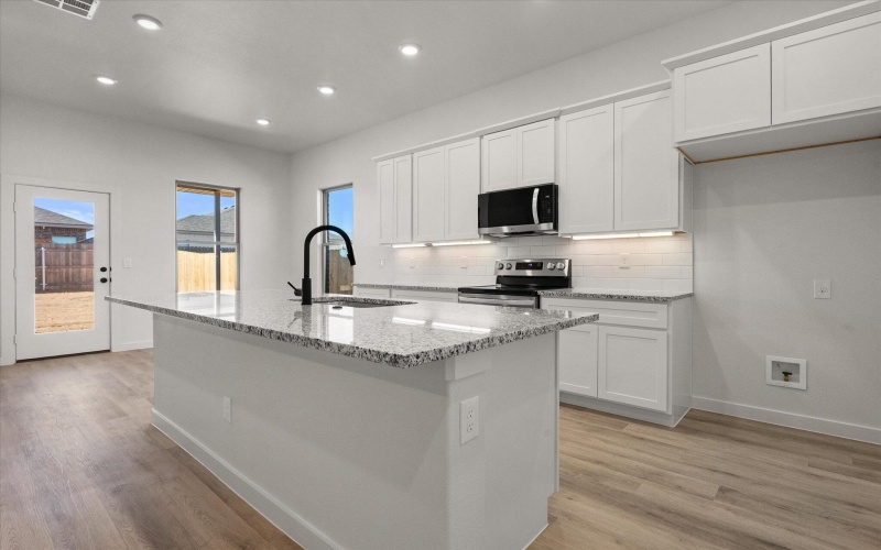 2427 Aberdeen Avenue, Wolfforth, TX 79382, 3 Habitaciones Habitaciones , ,2 BañosBaños,Residential,En Venta,2427 Aberdeen Avenue,0,202600950