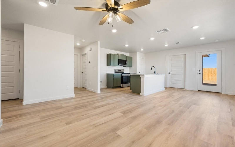 518 E 23rd Street, Wolfforth, TX 79382, 3 Habitaciones Habitaciones , ,2 BañosBaños,Residential,En Venta,518 E 23rd Street,0,202600956