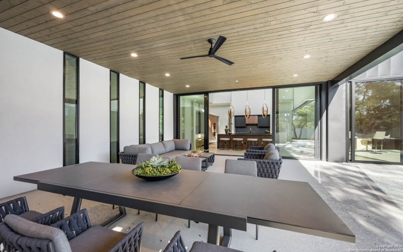 108 Whittingham, San Antonio, TX 78231, 6 Habitaciones Habitaciones , ,7 BañosBaños,Residential,En Venta,108 Whittingham,0,1934991