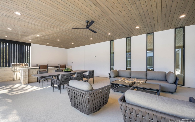 108 Whittingham, San Antonio, TX 78231, 6 Habitaciones Habitaciones , ,7 BañosBaños,Residential,En Venta,108 Whittingham,0,1934991