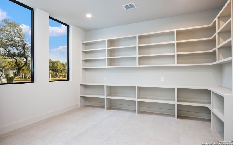 108 Whittingham, San Antonio, TX 78231, 6 Habitaciones Habitaciones , ,7 BañosBaños,Residential,En Venta,108 Whittingham,0,1934991