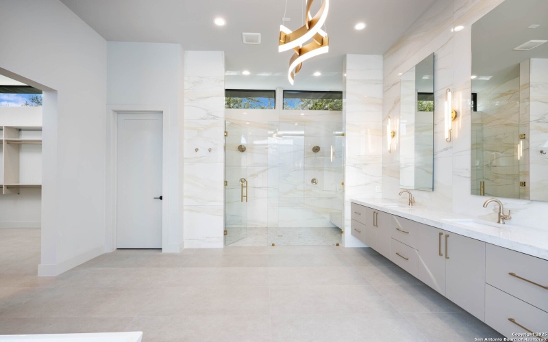 108 Whittingham, San Antonio, TX 78231, 6 Habitaciones Habitaciones , ,7 BañosBaños,Residential,En Venta,108 Whittingham,0,1934991