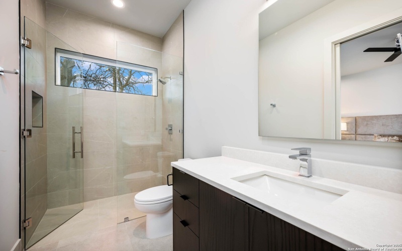 108 Whittingham, San Antonio, TX 78231, 6 Habitaciones Habitaciones , ,7 BañosBaños,Residential,En Venta,108 Whittingham,0,1934991