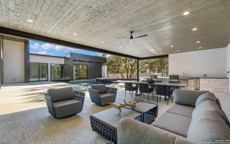 108 Whittingham, San Antonio, TX 78231, 6 Habitaciones Habitaciones , ,7 BañosBaños,Residential,En Venta,108 Whittingham,0,1934991