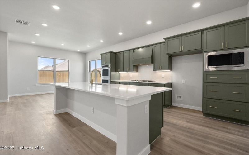 5409 109th Street, Lubbock, TX 79424, 4 Bedrooms Bedrooms, ,3 BathroomsBathrooms,Residential,For Sale,5409 109th Street,202553553
