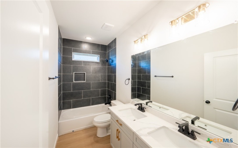 727 Liberty Park Drive, Belton, TX 76513, 4 Habitaciones Habitaciones , ,2 BañosBaños,Residential,En Venta,727 Liberty Park Drive,0,602330