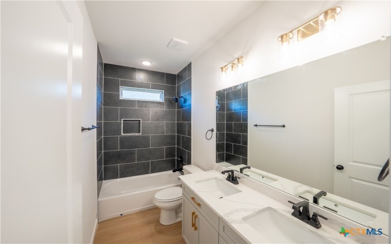 727 Liberty Park Drive, Belton, TX 76513, 4 Habitaciones Habitaciones , ,2 BañosBaños,Residential,En Venta,727 Liberty Park Drive,0,602330