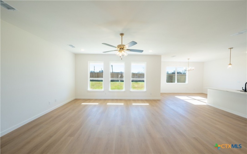 727 Liberty Park Drive, Belton, TX 76513, 4 Habitaciones Habitaciones , ,2 BañosBaños,Residential,En Venta,727 Liberty Park Drive,0,602330