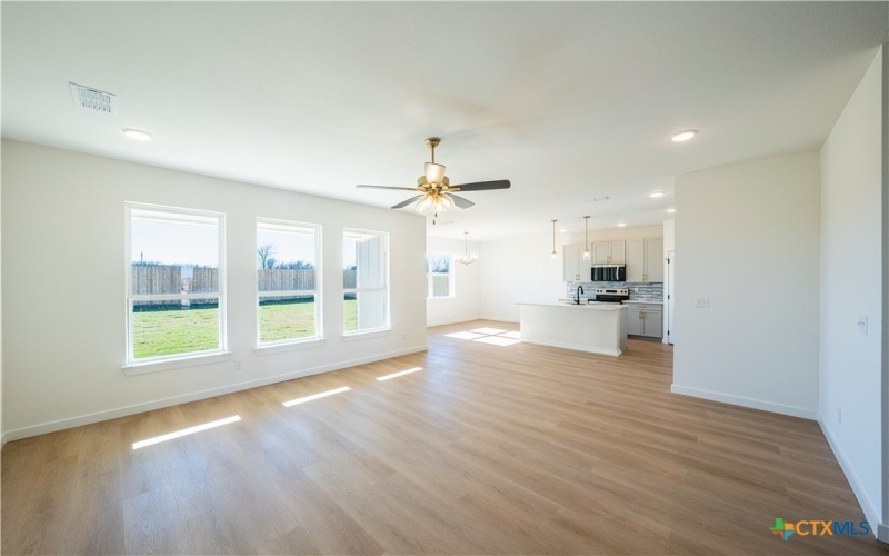 727 Liberty Park Drive, Belton, TX 76513, 4 Habitaciones Habitaciones , ,2 BañosBaños,Residential,En Venta,727 Liberty Park Drive,0,602330