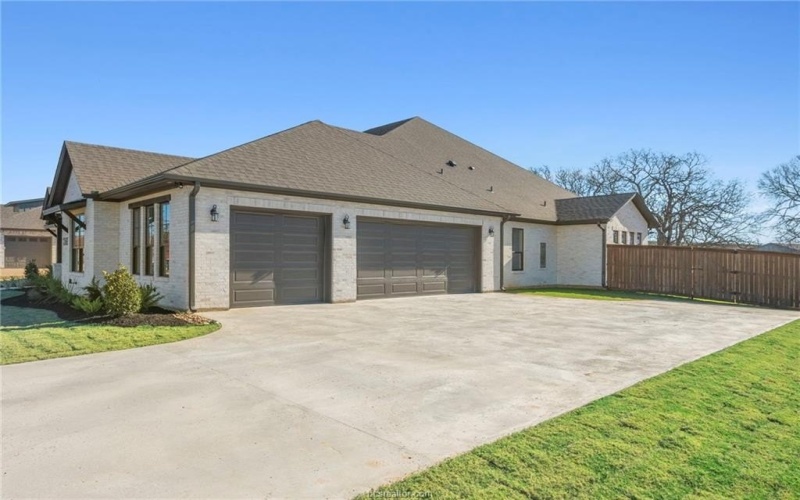 2361 Storyteller Court, College Station, TX 77845, 4 Habitaciones Habitaciones , ,5 BañosBaños,Residential,En Venta,2361 Storyteller Court,0,26000708