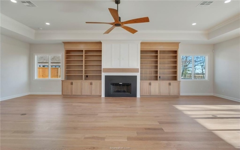 2361 Storyteller Court, College Station, TX 77845, 4 Habitaciones Habitaciones , ,5 BañosBaños,Residential,En Venta,2361 Storyteller Court,0,26000708