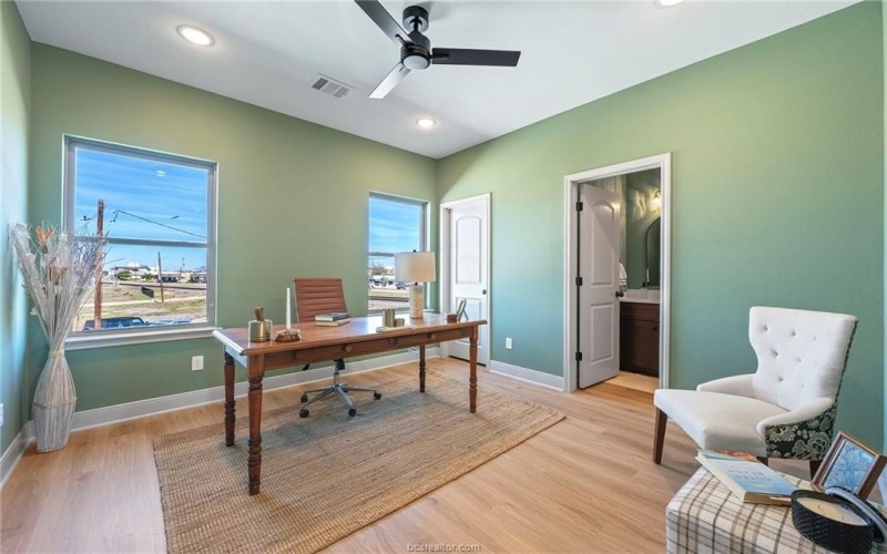 102 33rd, Bryan, TX 77803, 2 Bedrooms Bedrooms, ,2 BathroomsBathrooms,Residential,For Sale,102 33rd,0,26000768