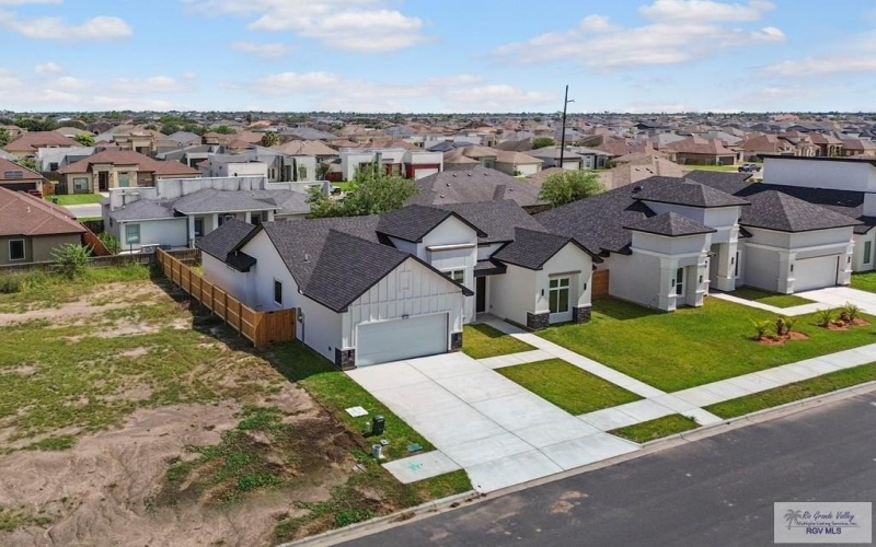 6168 MACKENNA DR, BROWNSVILLE, TX 78526, 4 Habitaciones Habitaciones , ,3 BañosBaños,Residential,En Venta,6168 MACKENNA DR,0,29768978