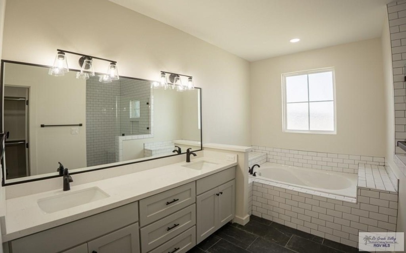 2420 SEAGULL LN, HARLINGEN, TX 78552, 4 Habitaciones Habitaciones , ,2 BañosBaños,Residential,En Venta,2420 SEAGULL LN,0,29771513