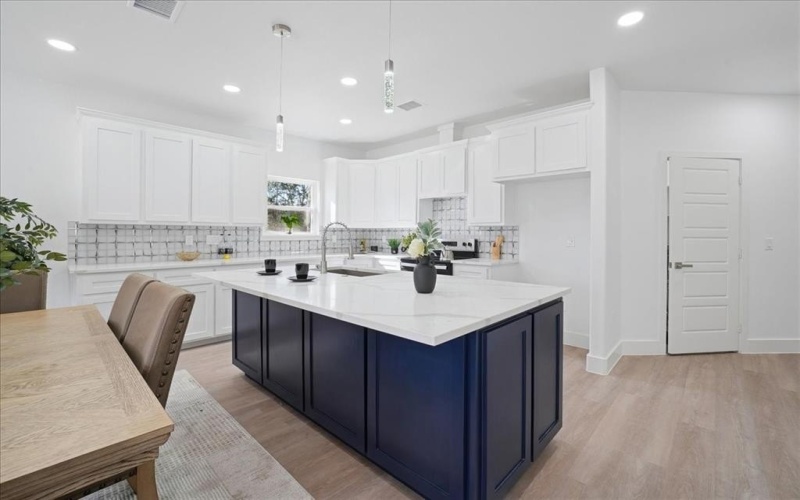 120 Running Deer Road, Mabank, TX 75156, 3 Bedrooms Bedrooms, ,2 BathroomsBathrooms,Residential,For Sale,120 Running Deer Road,0,21158614