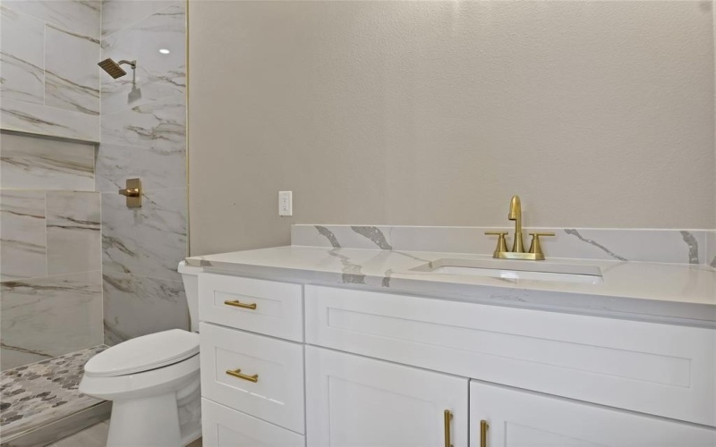 5620 Barkridge Drive, Granbury, TX 76048, 3 Habitaciones Habitaciones , ,2 BañosBaños,Residential,En Venta,5620 Barkridge Drive,0,21159001