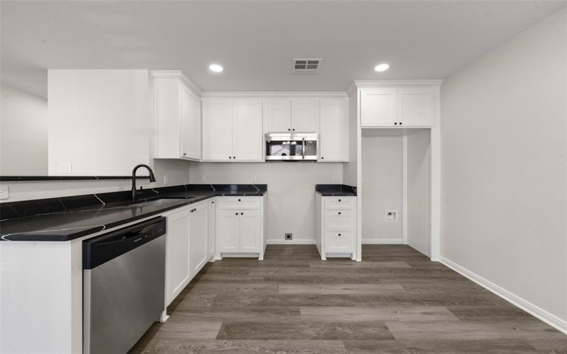 944 Holt Avenue, Waco, TX 76706, 3 Habitaciones Habitaciones , ,2 BañosBaños,Residential,En Venta,944 Holt Avenue,0,21159383