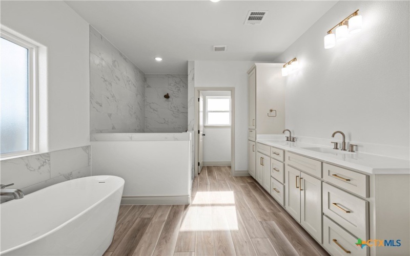 1835 Ember Drive, Temple, TX 76502, 4 Bedrooms Bedrooms, ,3 BathroomsBathrooms,Residential,For Sale,1835 Ember Drive,0,602475