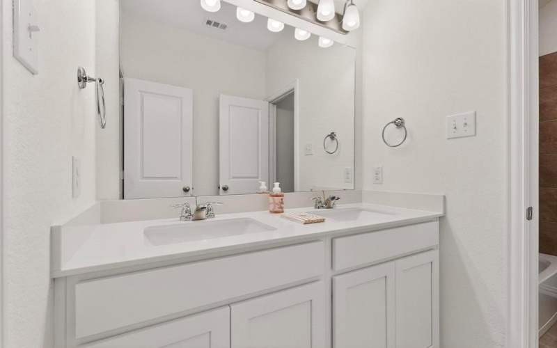 1721 RUSHPEA Drive, Royse City, TX 75189, 4 Bedrooms Bedrooms, ,2 BathroomsBathrooms,Residential,For Sale,1721 RUSHPEA Drive,0,21158239