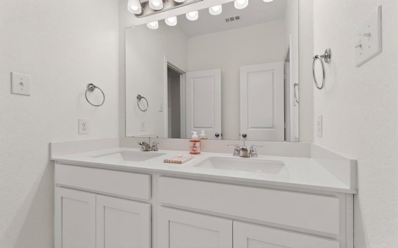 1721 RUSHPEA Drive, Royse City, TX 75189, 4 Bedrooms Bedrooms, ,2 BathroomsBathrooms,Residential,For Sale,1721 RUSHPEA Drive,0,21158239