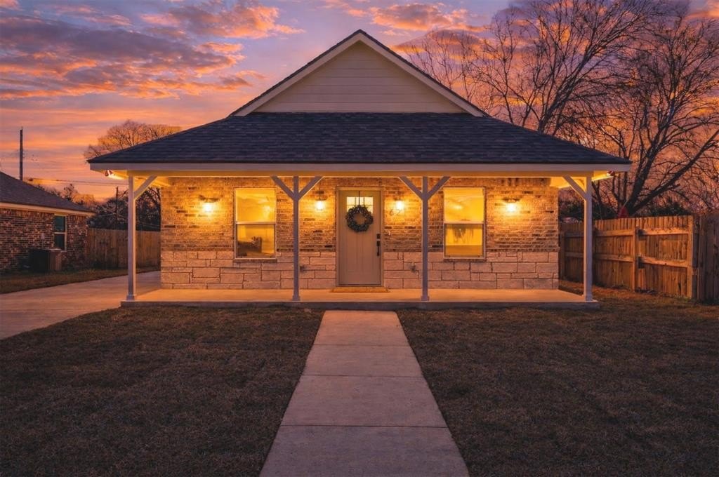 621 Delano Street, Waco, TX 76704, 3 Habitaciones Habitaciones , ,2 BañosBaños,Residential,En Venta,621 Delano Street,0,21158417