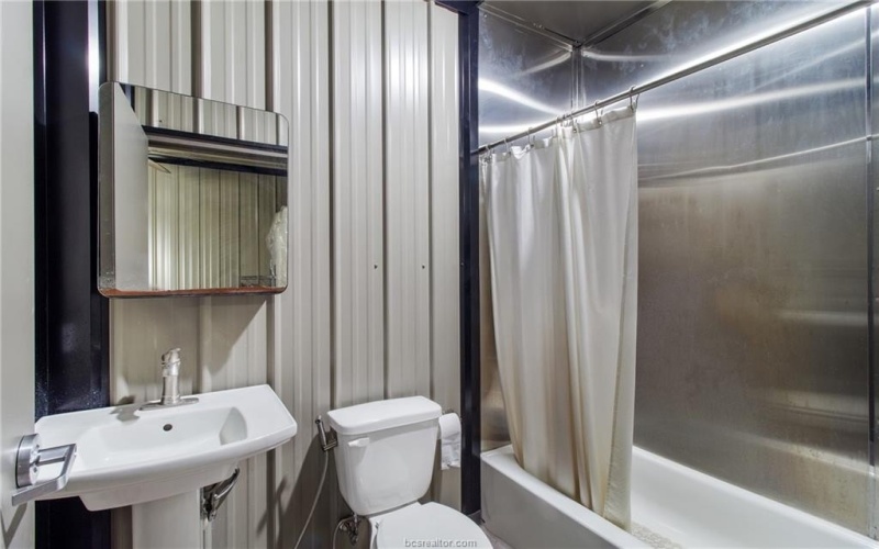 4558 Hicks Lane, College Station, TX 77845, 4 Bedrooms Bedrooms, ,5 BathroomsBathrooms,Residential,For Sale,4558 Hicks Lane,0,26000780