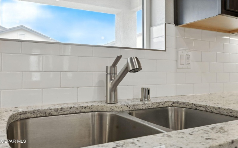 11860 Malecon Place, El Paso, TX 79934, 4 Habitaciones Habitaciones , ,1 BañoBaños,Residential,En Venta,11860 Malecon Place,0,936936