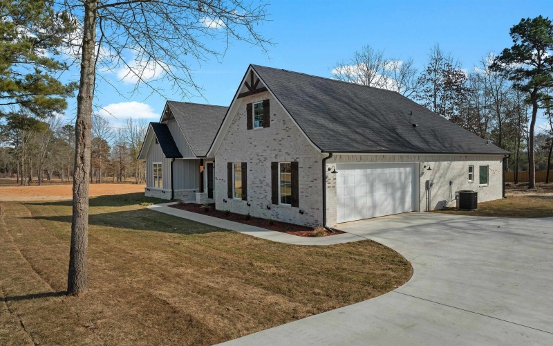 195 Clara Ln, Kilgore, TX 75662, 4 Bedrooms Bedrooms, ,2 BathroomsBathrooms,Residential,For Sale,195 Clara Ln,0,20260448