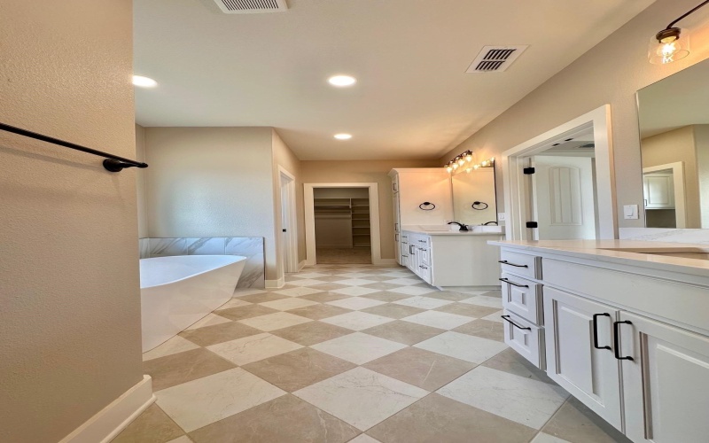 195 Clara Ln, Kilgore, TX 75662, 4 Bedrooms Bedrooms, ,2 BathroomsBathrooms,Residential,For Sale,195 Clara Ln,0,20260448